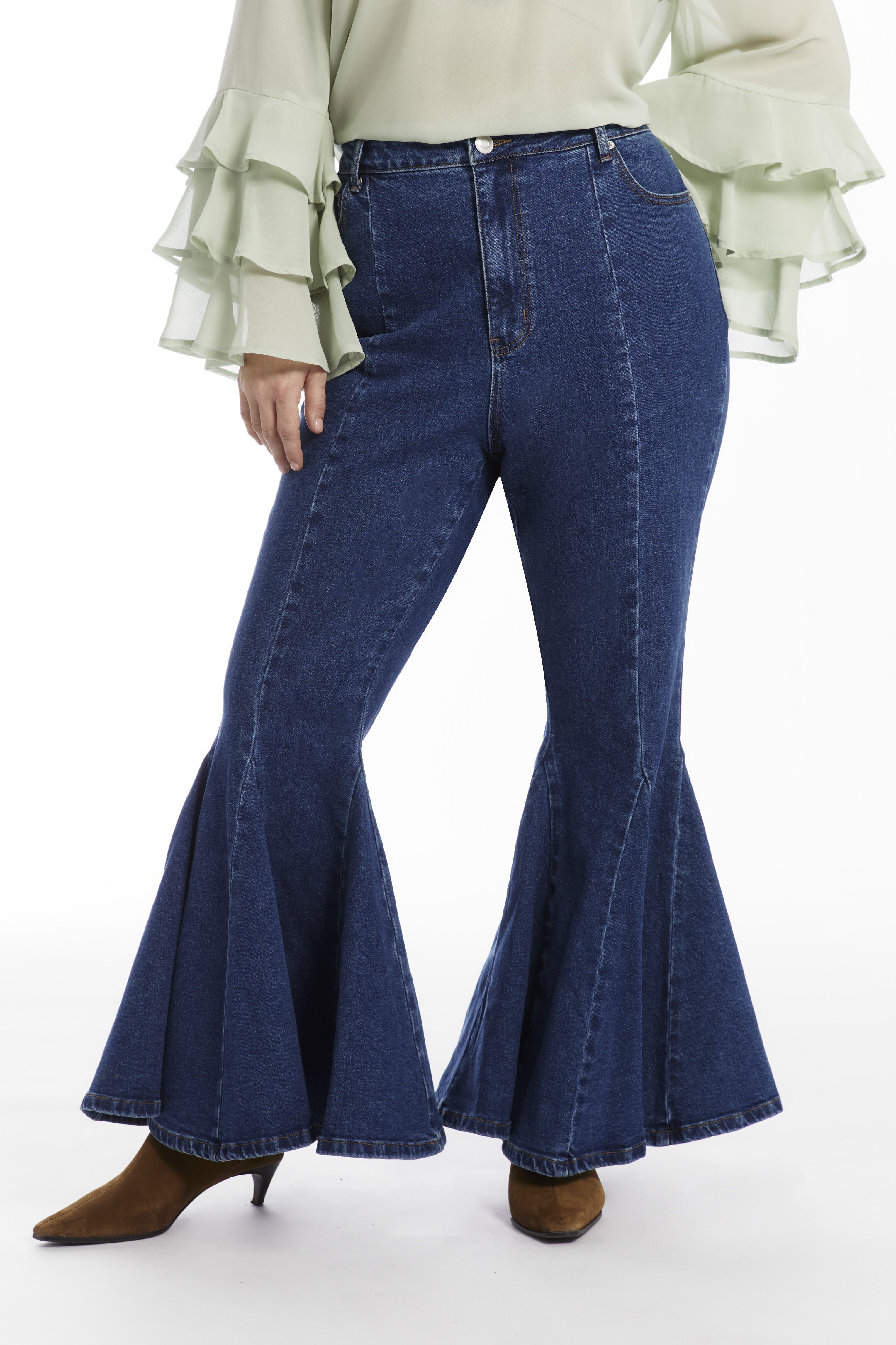 High Waisted Flare Godet Jean, VINTAGE MEDIUM WASH, alternate image number 4