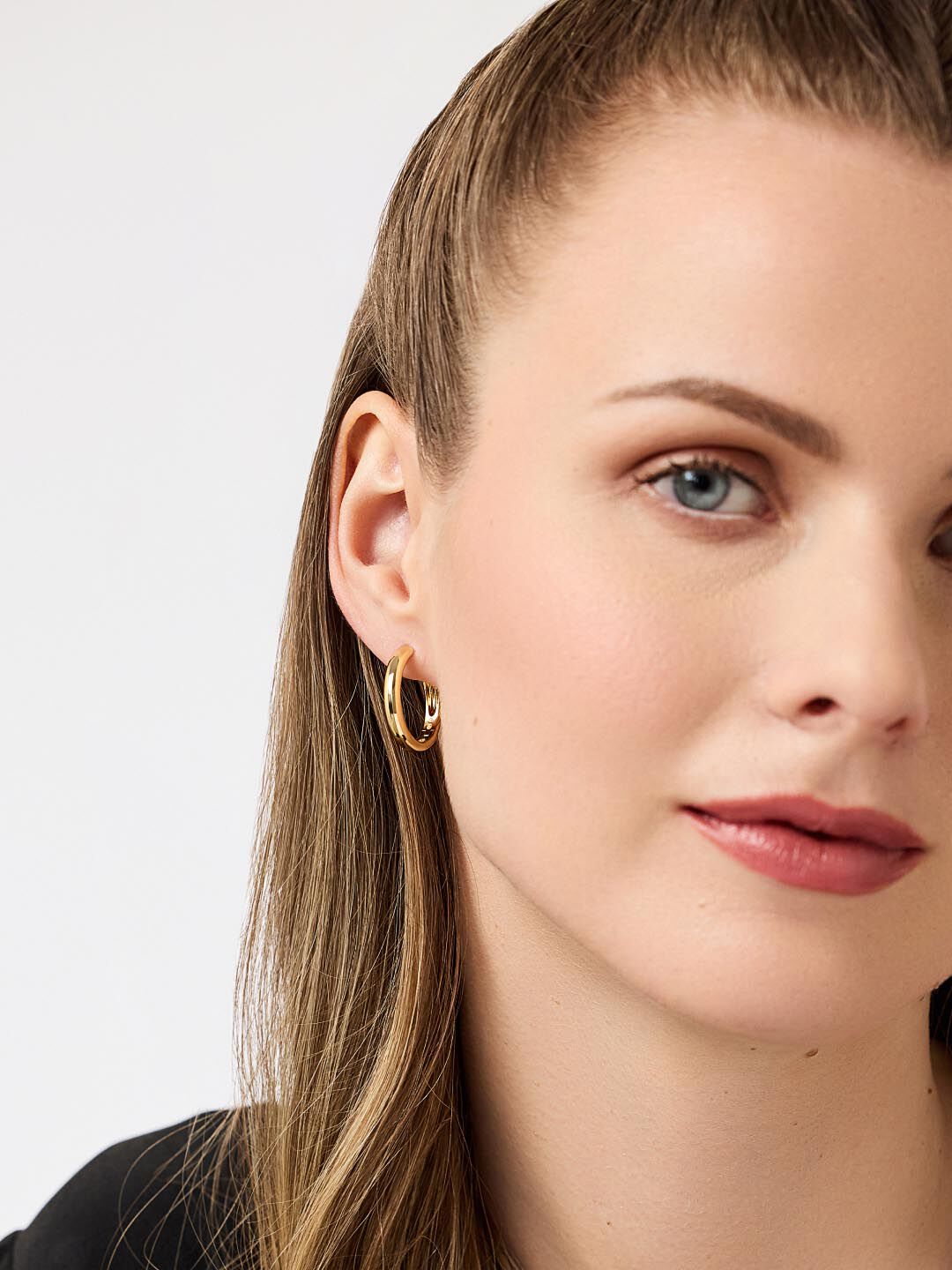 Giulia Large Gold Hoop Earrings, GOLD, alternate image number 3