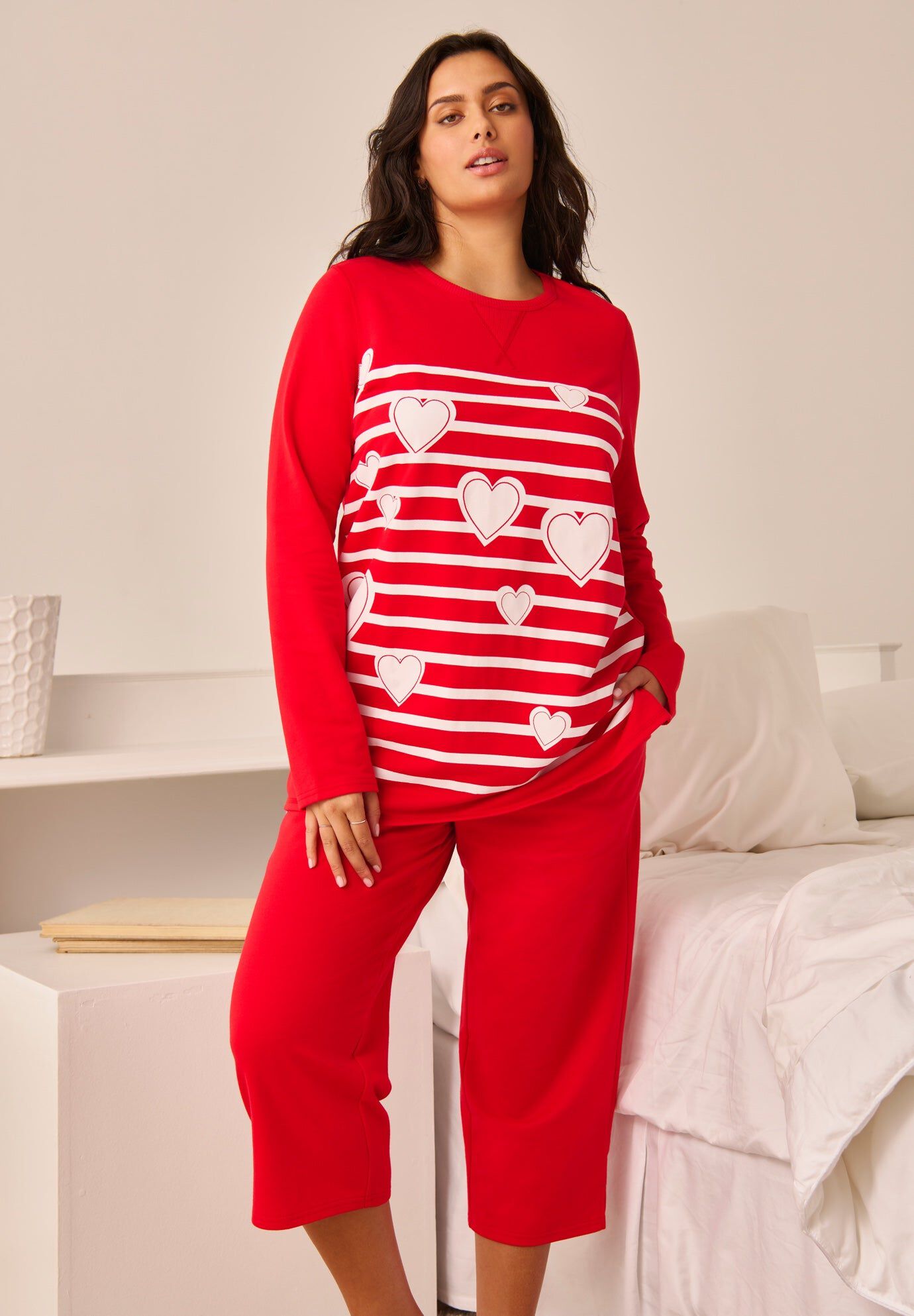 2-Piece Set Sweatshirt Capri, RADIANT RED, hi-res image number 0
