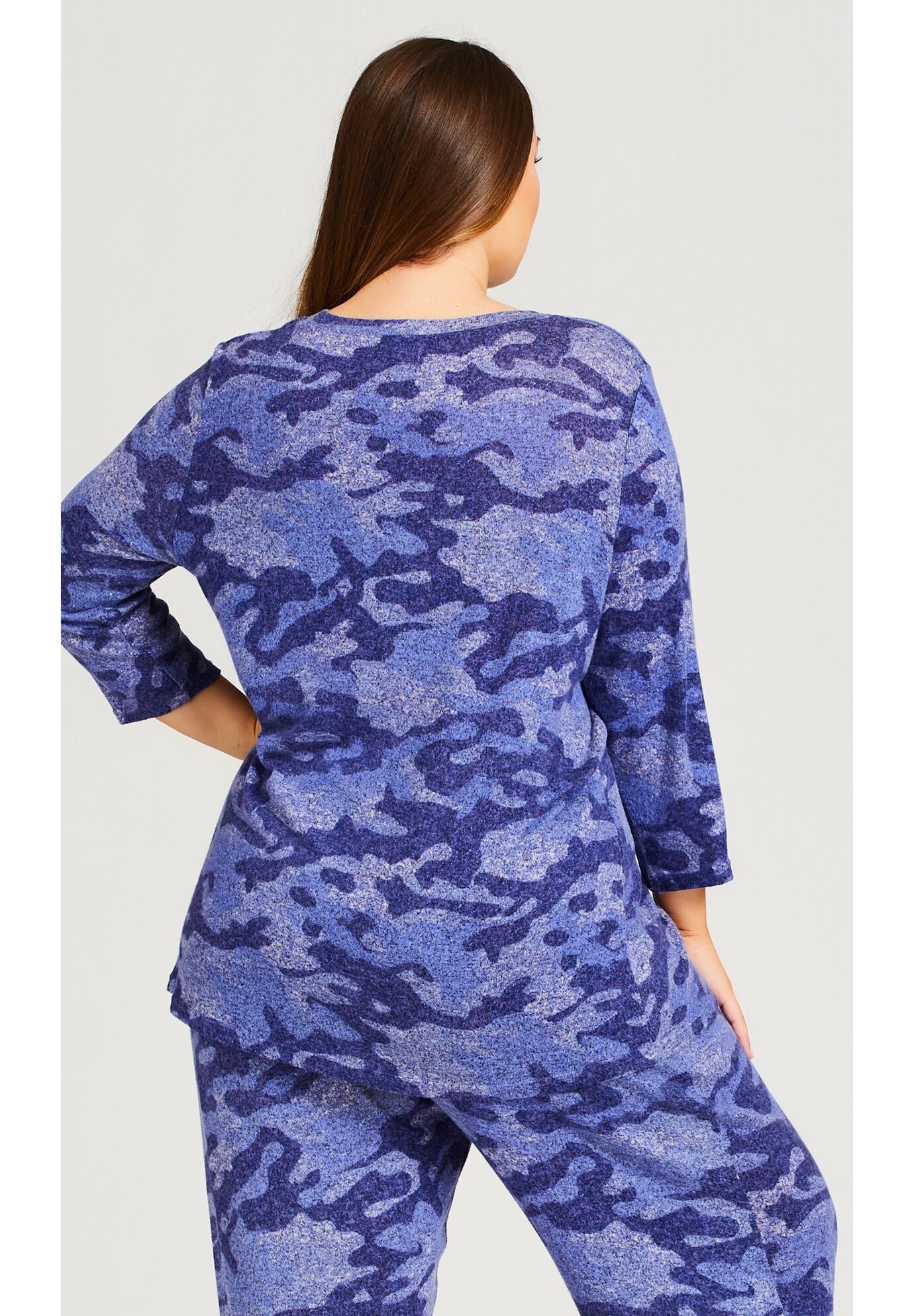 Hacci Camo Top, CAMO LILAC, on-hover image number 1