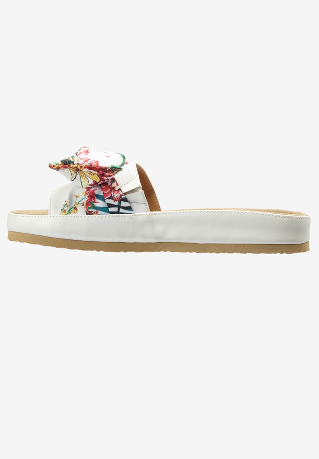 The Stassi Footbed Sandal image number null