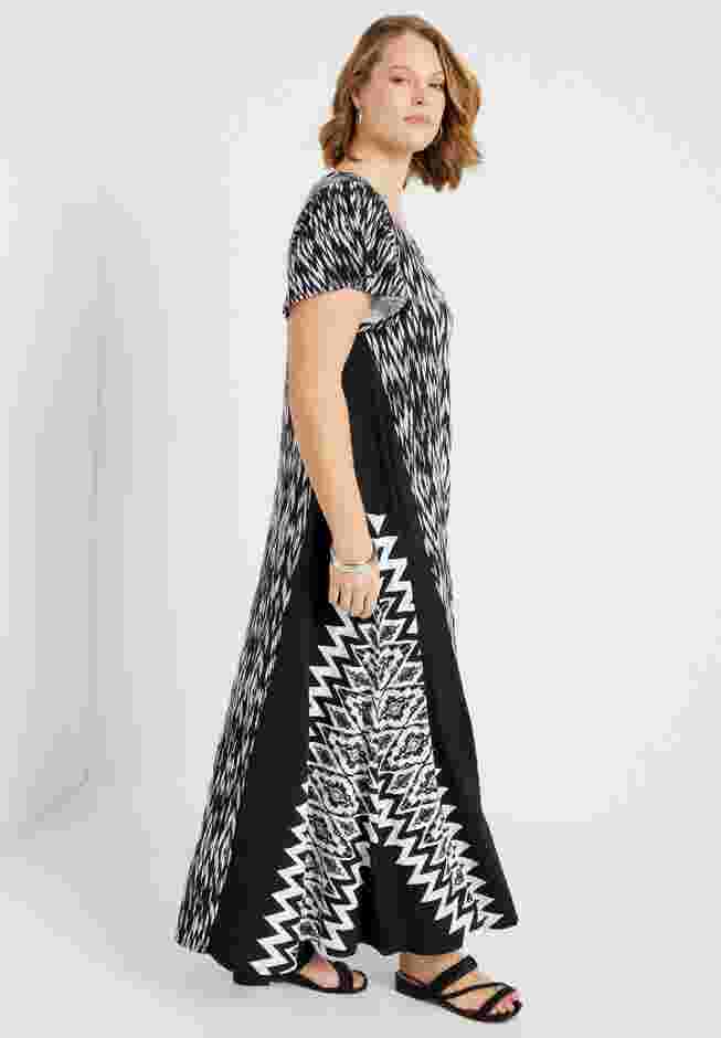 Flutter Sleeve Sweetheart Dress image number 2