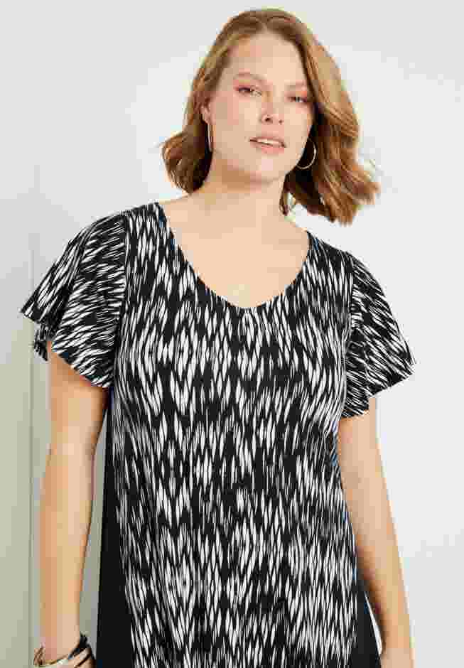 Flutter Sleeve Sweetheart Dress image number 3
