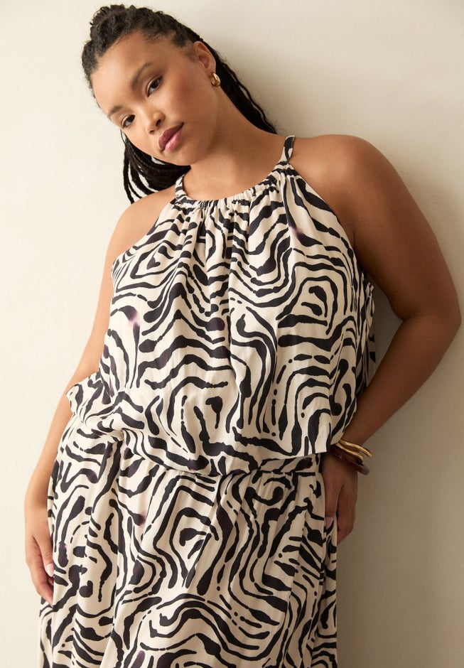 Patterned Cropped Halter Top image number 3