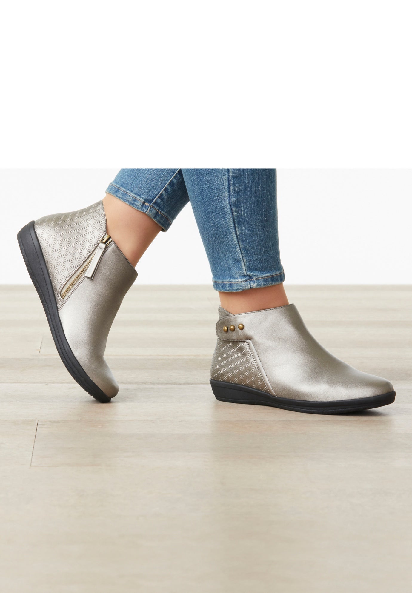 The Brinny Orthotic Shootie image number 12