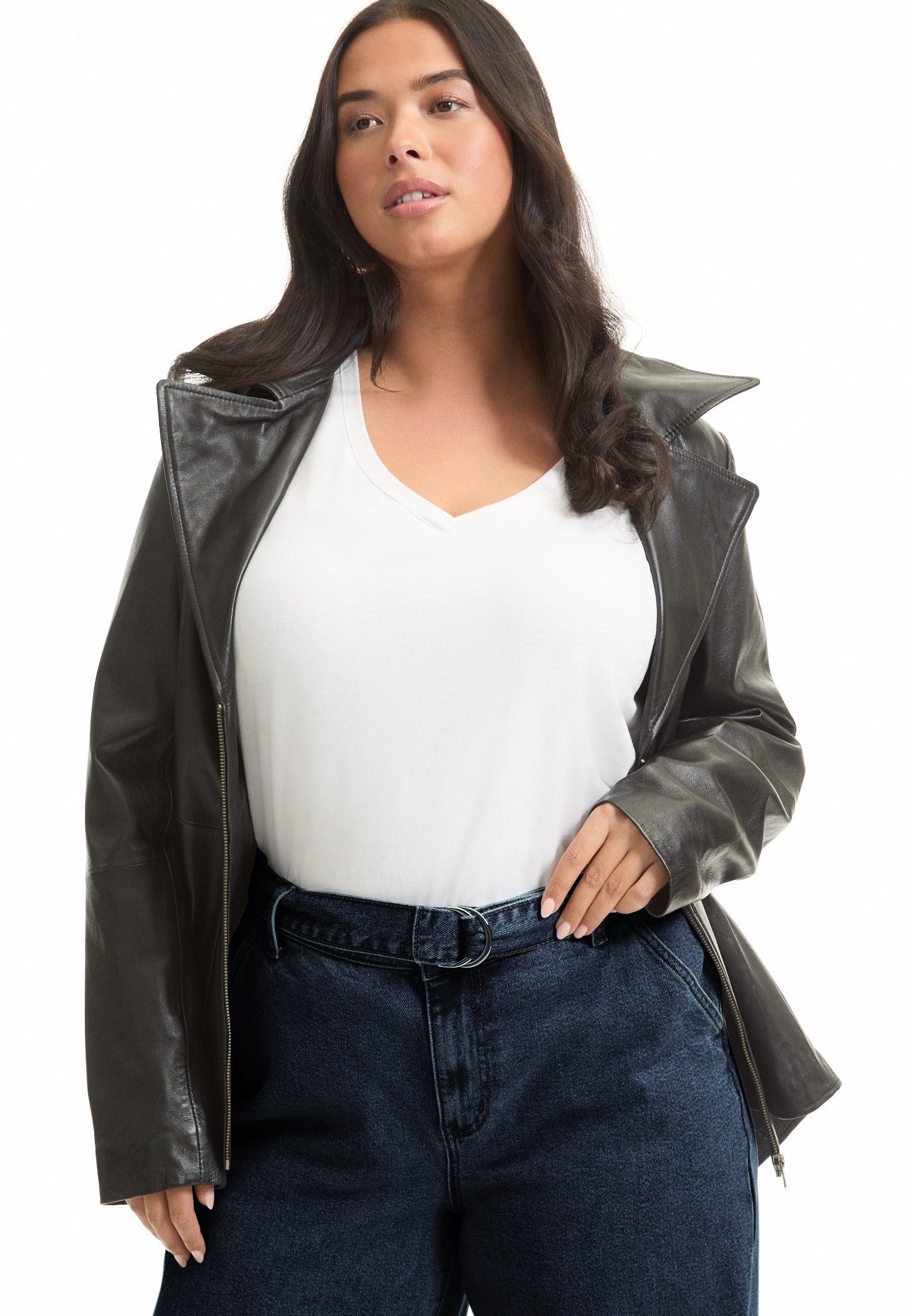 Curvie Fit High-Waisted Wide-Leg Utility Jean image number 3