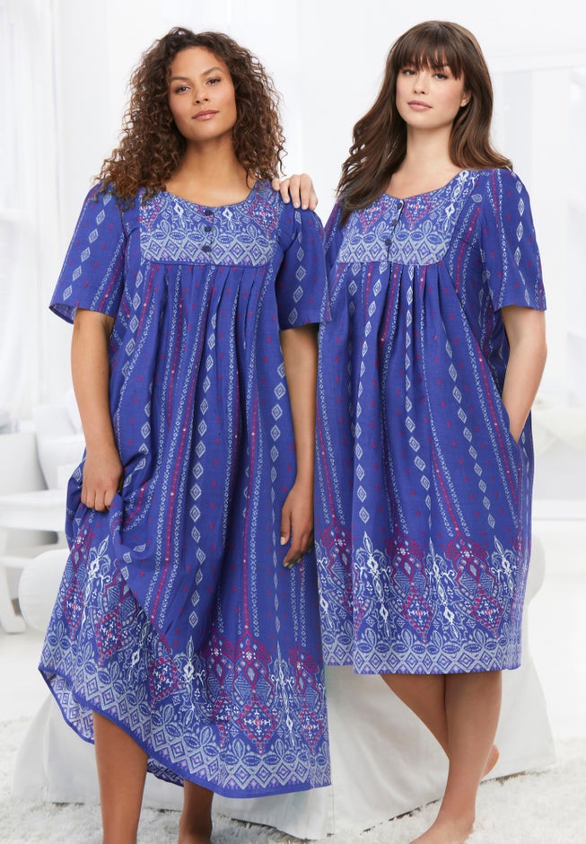 Bib Front Lounger image number 4