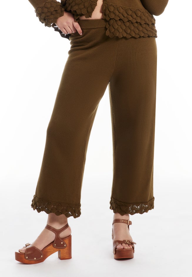 Ruffle Detail Sweater Pant image number 4