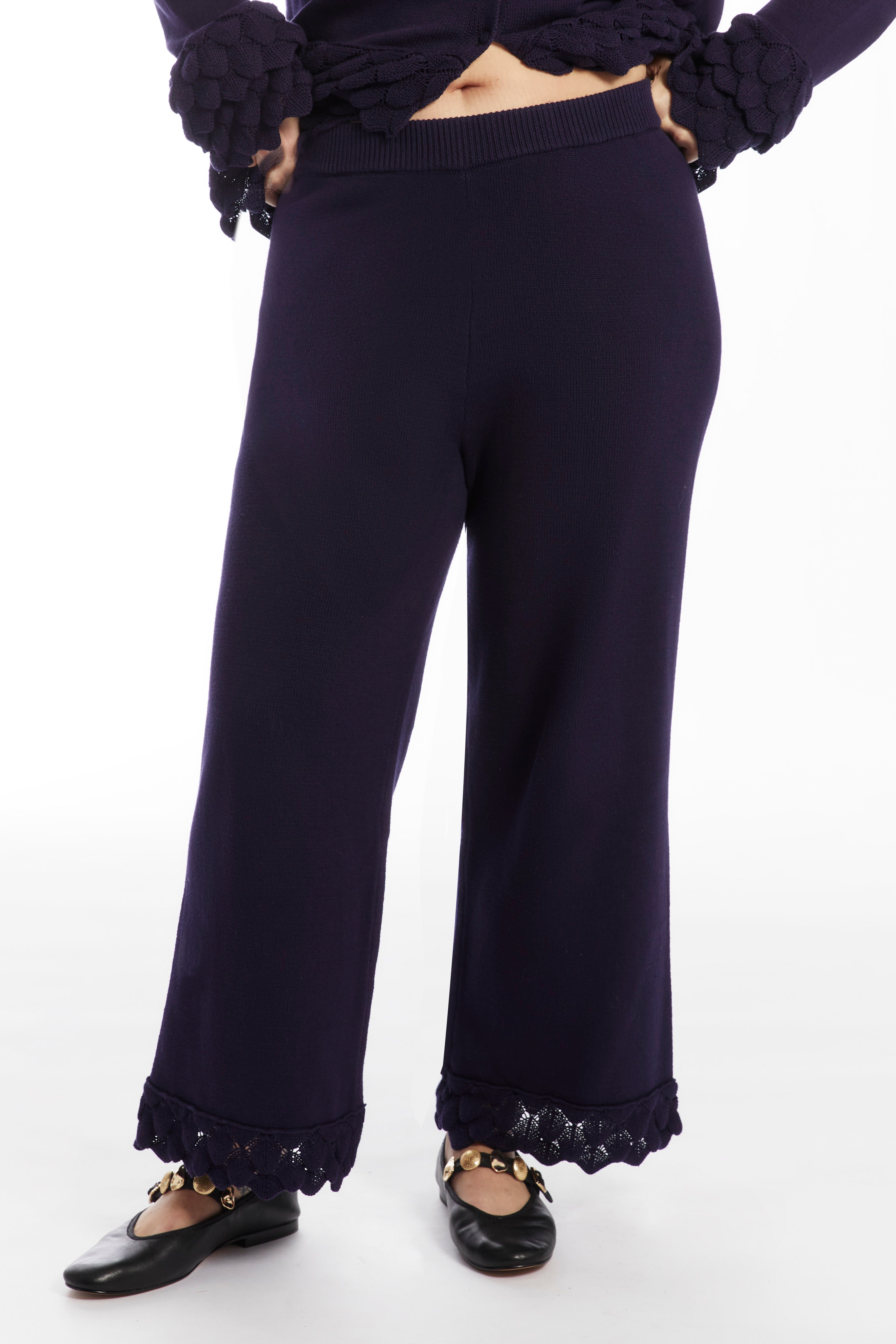 Ruffle Detail Sweater Pant image number 3