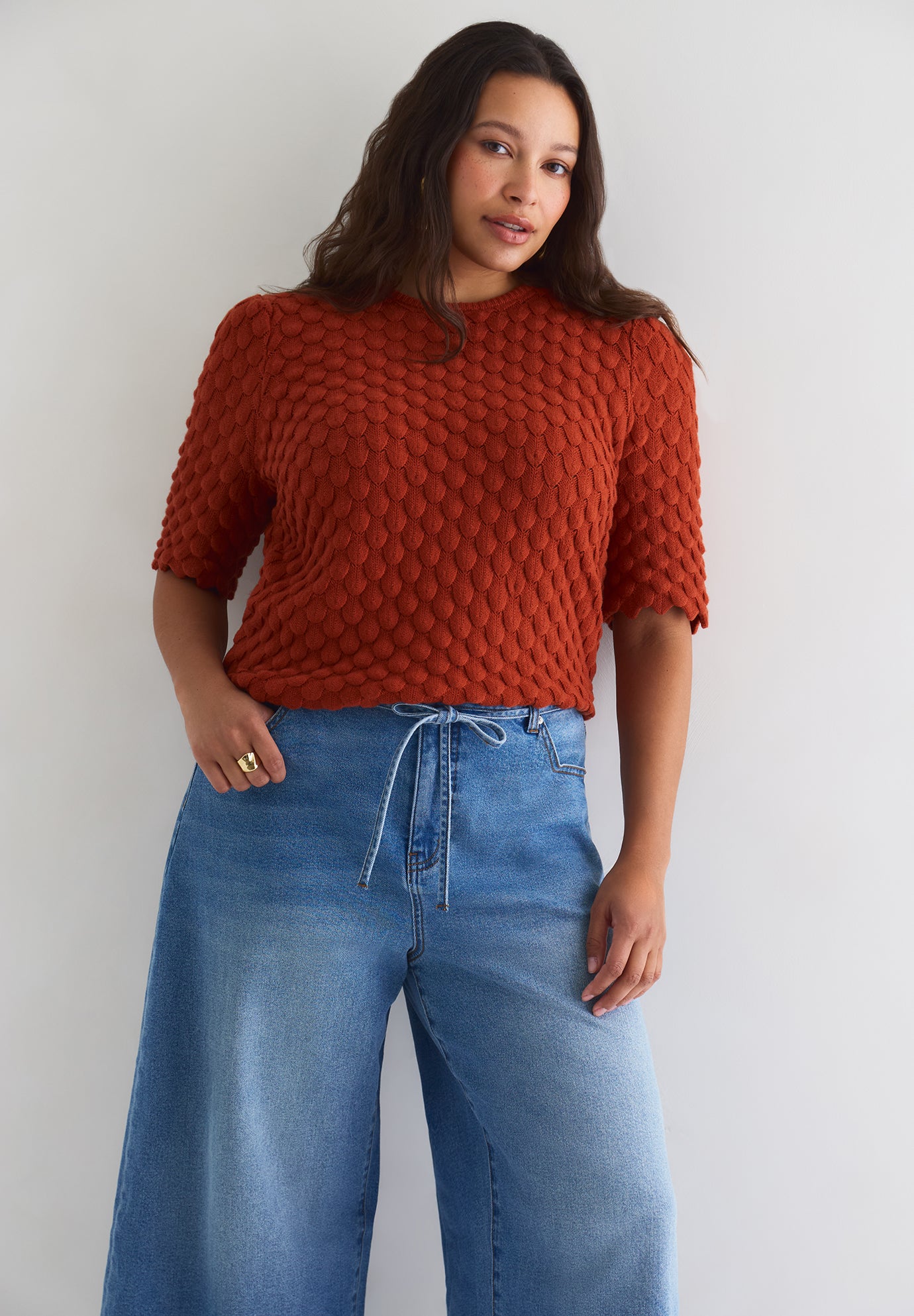 Scallop-Trim Short Sleeve Sweater image number 3